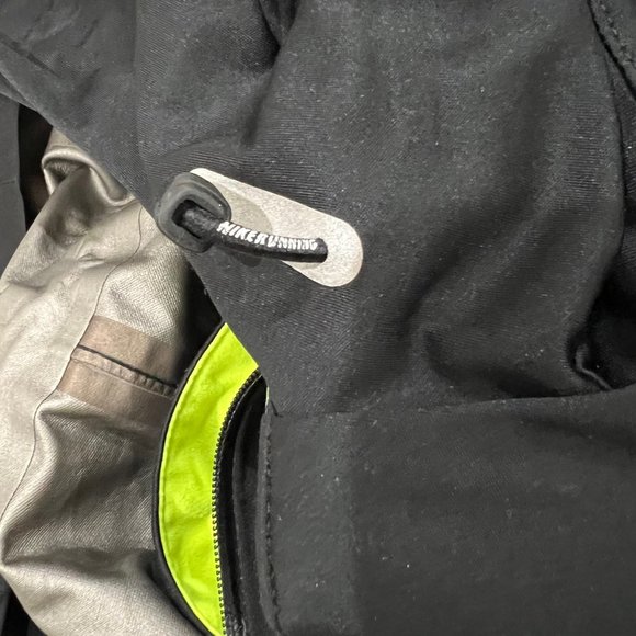 Nike Men's Vapor 5 World Record Running Jacket Large Black And Volt 465389-010 - Picture 6 of 10